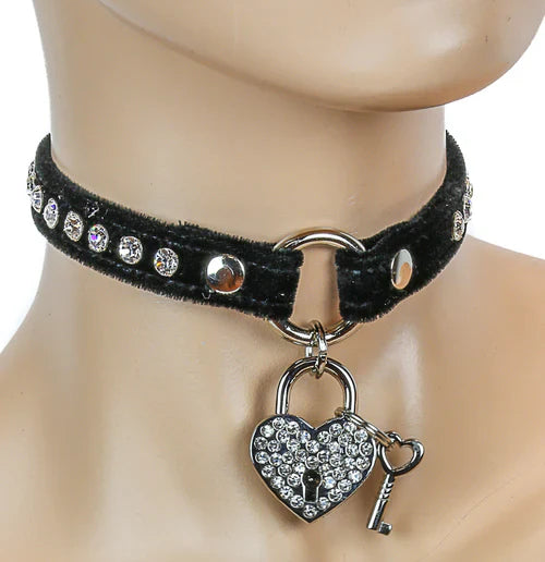 Rhinestone Heart Lock Velvet Choker